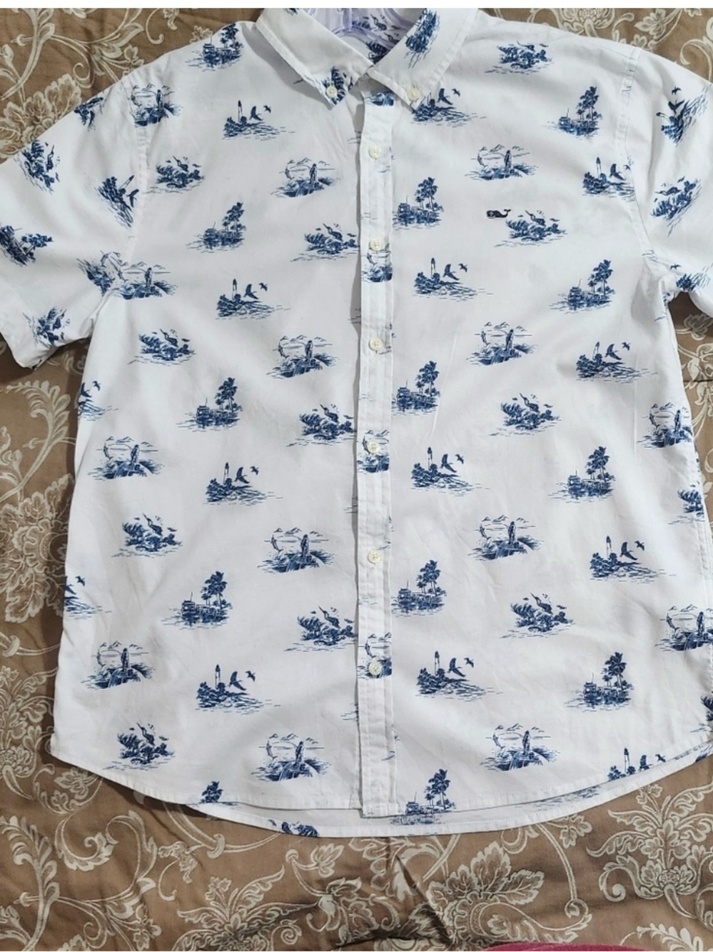 Vineyard Vines White Short-Sleeve Button-Down with Blue Scenic Print